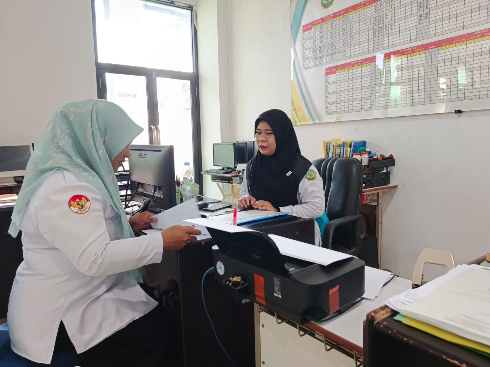 Ruang kerja tenaga kependidikan